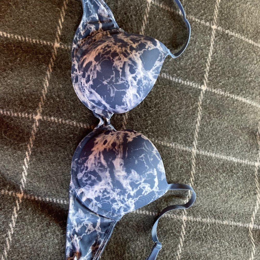 Pink Bra - Picture 5 of 6